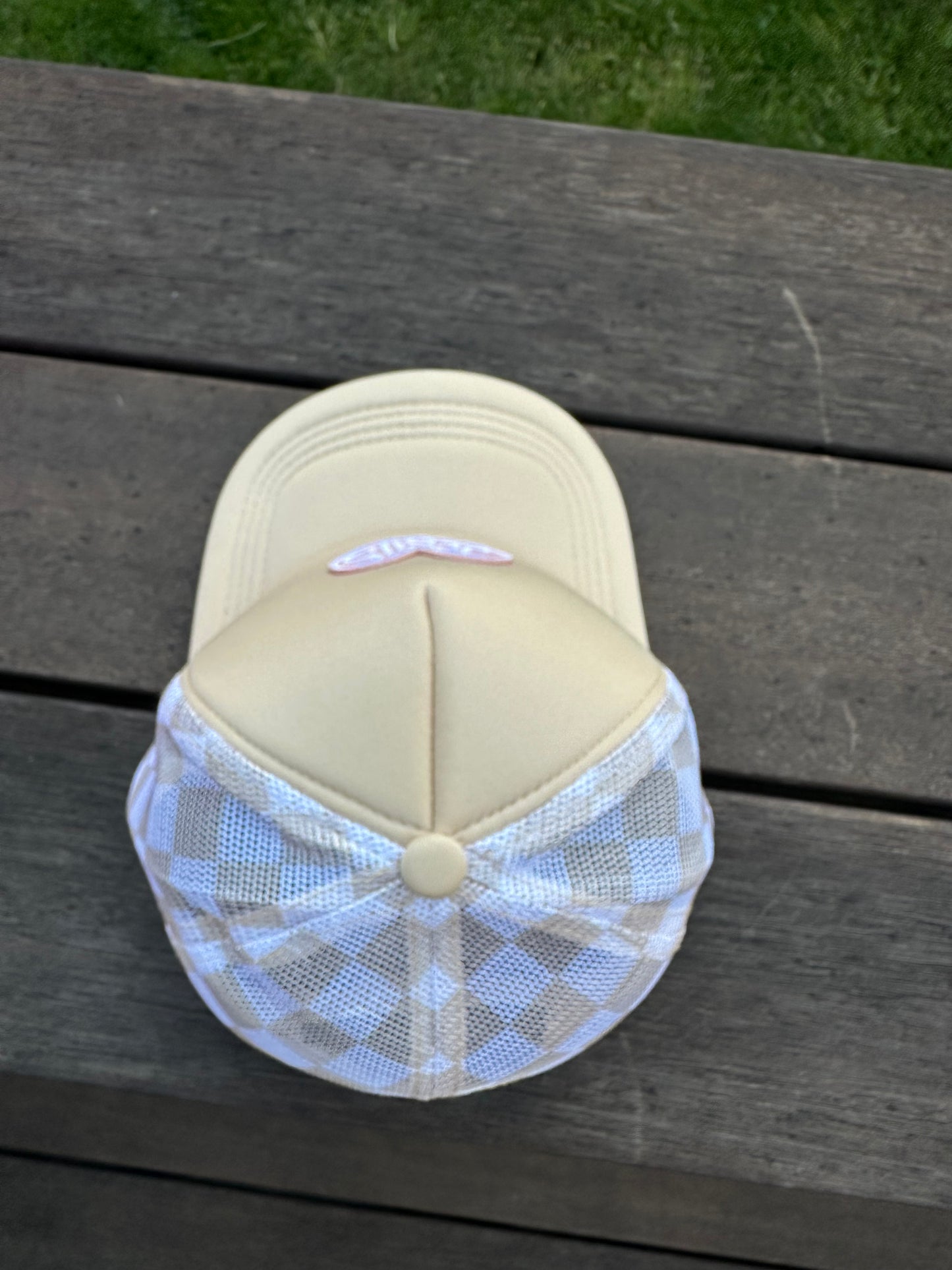 Jesus (Pink heart) Trucker hat